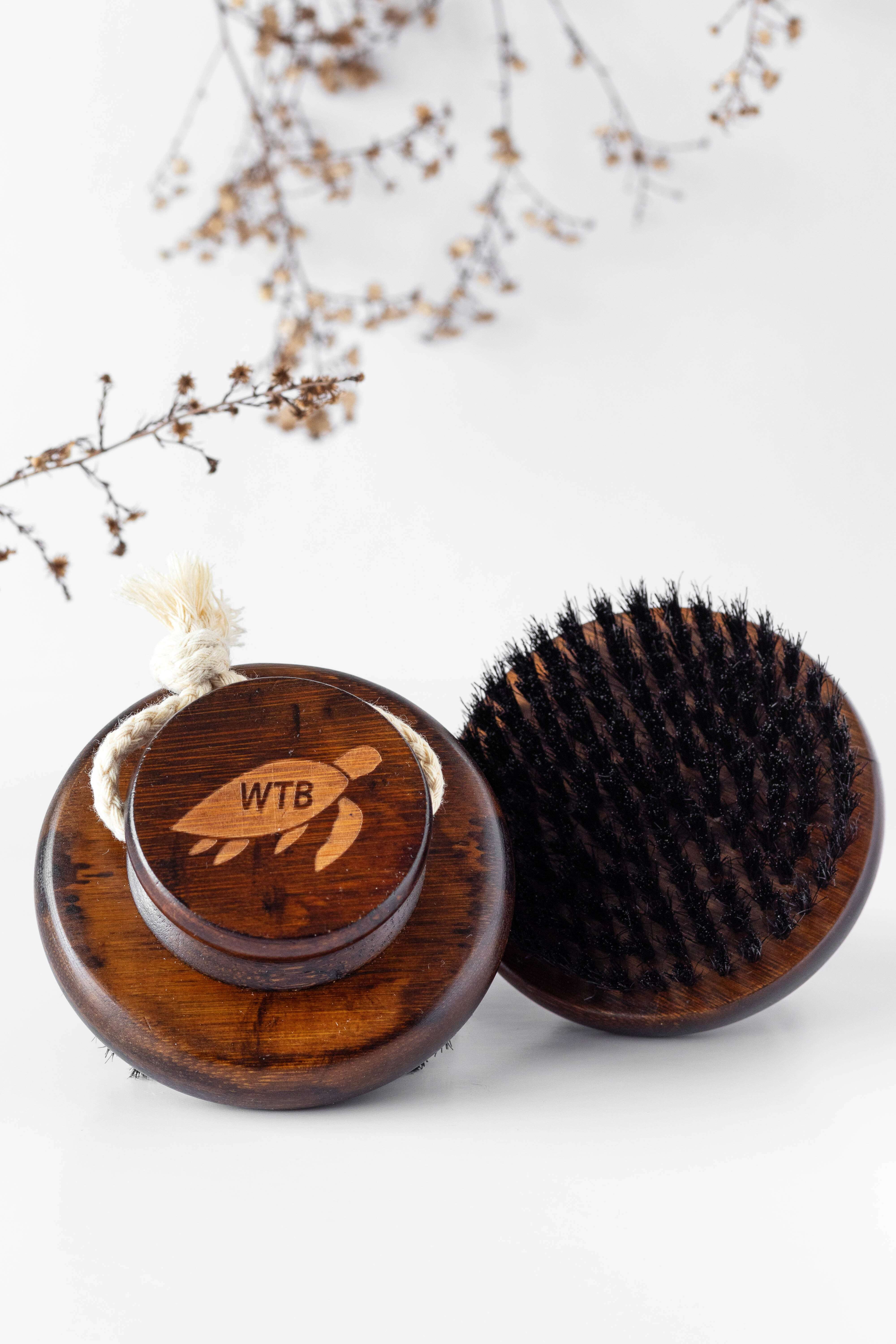 Close-up of THE GOOD BRUSH boar bristles ready for dry brushing